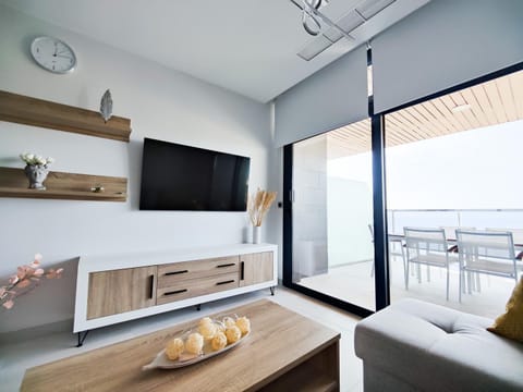 TV and multimedia, Living room, Seating area, Sea view