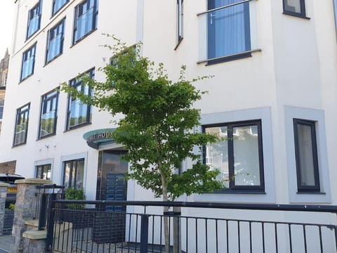 Modern Apartment with Stunning Sea View Apartment in Weston-super-Mare