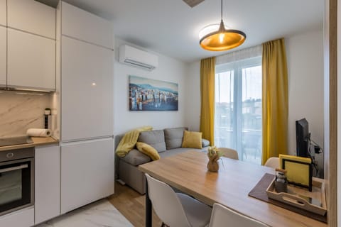 Living room, pet friendly