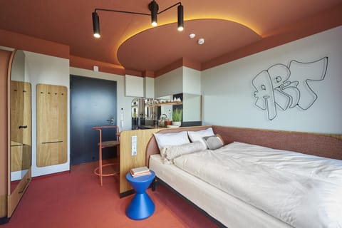 Bed, Kitchen or kitchenette