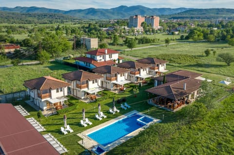 Property building, Day, Natural landscape, Bird's eye view, Mountain view, Pool view, Swimming pool