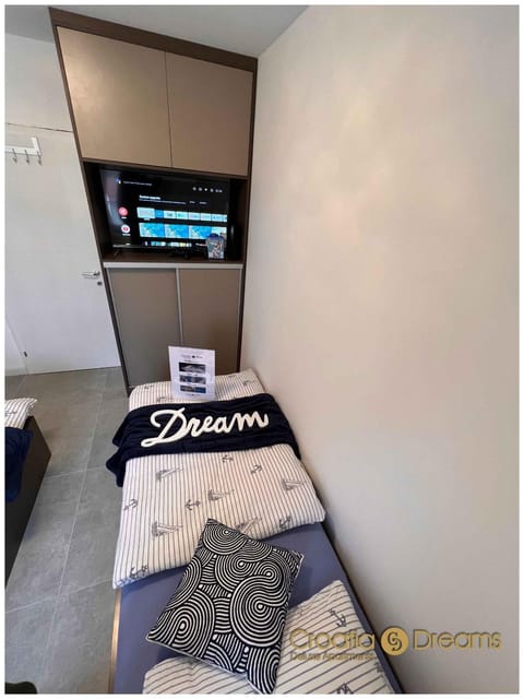 TV and multimedia, Bedroom