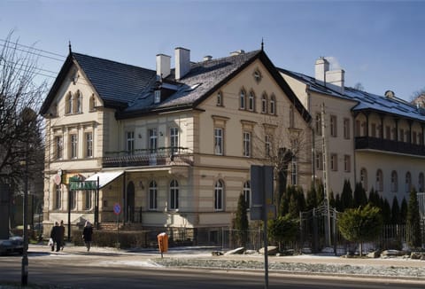 Property building, Facade/entrance