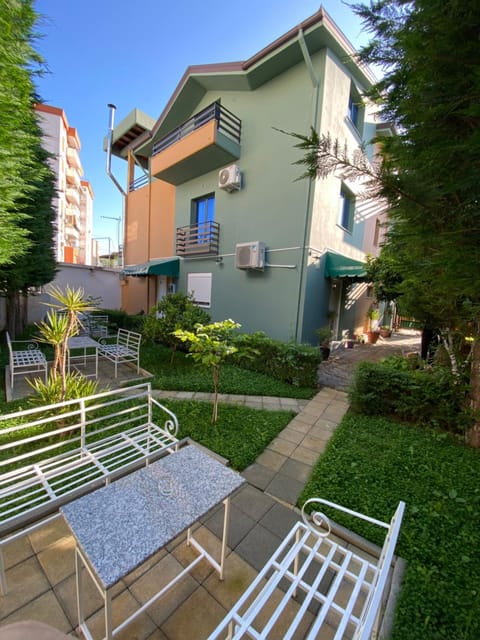Property building, Spring, Garden, Garden view