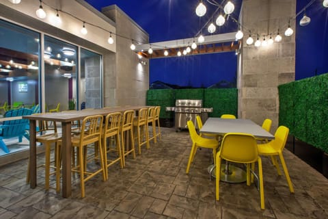 Patio, BBQ facilities