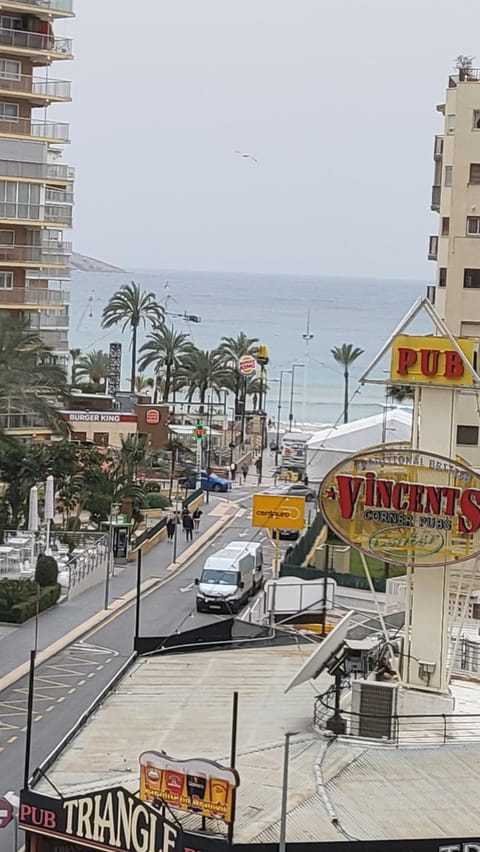 Sea view, Street view