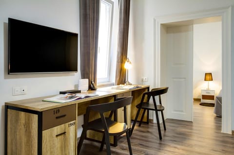 TV and multimedia, Seating area