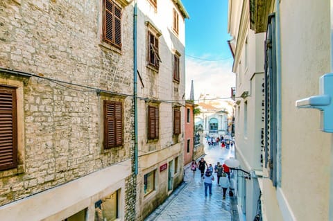 Street view, Street view