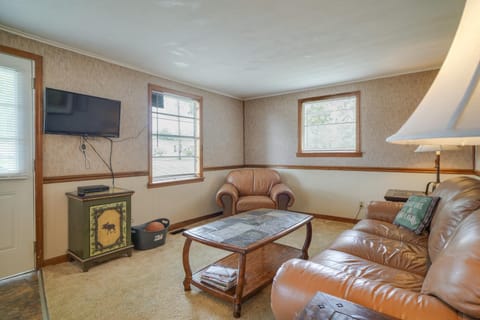 Dandridge Cabin in Inspiration Cove with Lake Access Cabin in Douglas Lake