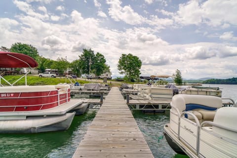 Dandridge Cabin in Inspiration Cove with Lake Access Cabin in Douglas Lake
