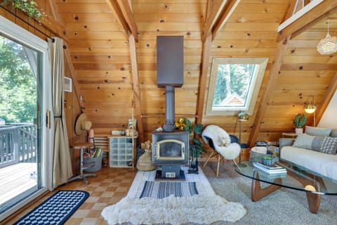 Decks, Grills and Fire Pit Camp Connell Hideaway! House in Dorrington