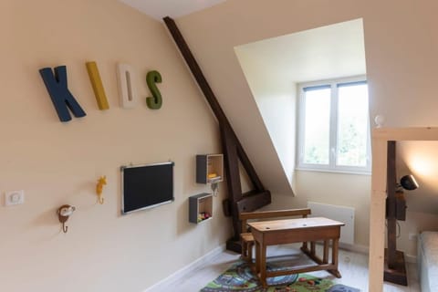 Le Mayflower 2 à 14 p A 500M DU ZOO!! avec piscine House in Centre-Val de Loire