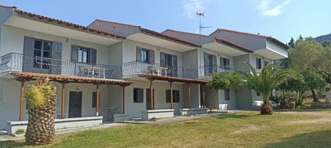 Property building, Garden, Garden view