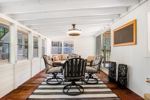 Wildwood by the Lake House in Castle Rock Lake