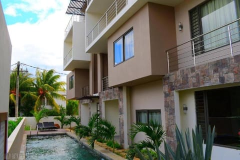 Property building, Facade/entrance