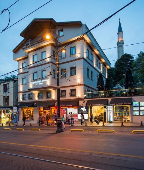 Facade/entrance, Bird's eye view