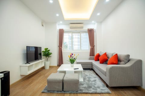 Communal lounge/ TV room, Living room, Seating area, Evening entertainment, air conditioner