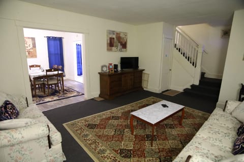 3 bedroom one bathroom townhouse - 20B Elm street Charlton Heights WV 25040 Apartment in West Virginia