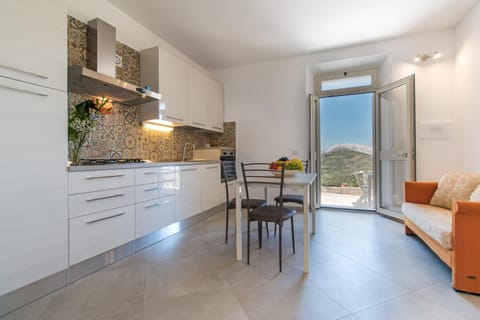 Garden view, kitchen
