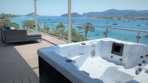 Mountain view, Sea view