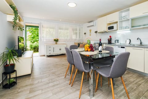 Green Oasis Apartment in Split