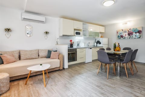 Green Oasis Apartment in Split