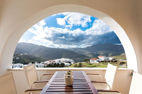 Balcony/Terrace, Mountain view