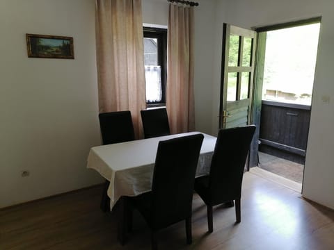 Dining area, Internal: Not applicable to any particular room