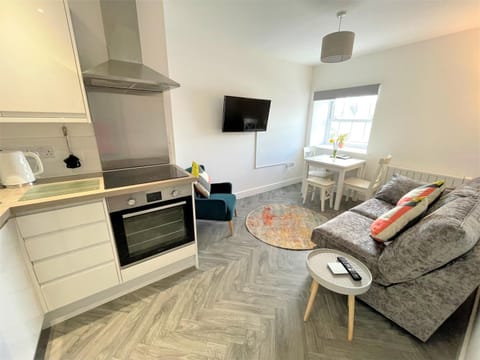 Modern 2 Bed Apt Centre Of Penzance, Lift Access Apartment in Penzance