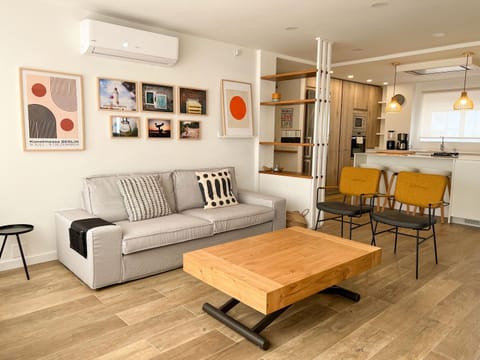 TV and multimedia, Living room, air conditioner