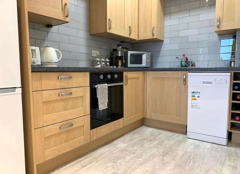 Romantic hideaway, seconds away from Perran beach Apartment in Perranporth