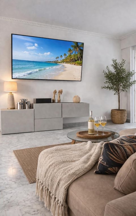 TV and multimedia, Living room, Seating area, Evening entertainment