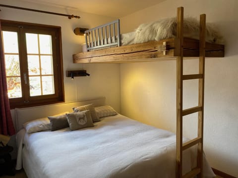 Bed, bunk bed