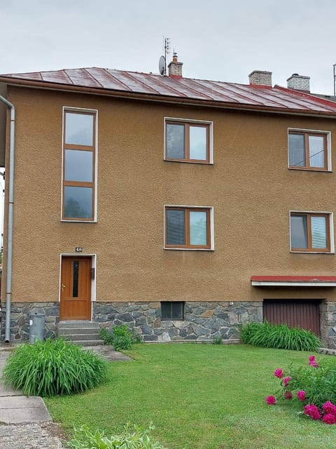 Property building, Facade/entrance, Garden