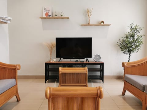 TV and multimedia, Living room, Seating area
