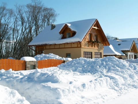 Property building, Facade/entrance, Winter