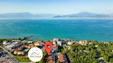 Restaurant/places to eat, Spring, People, Summer, View (from property/room), City view, Garden view, Lake view, Mountain view, Pool view, Street view, Supermarket/grocery shop, Sports, Quiet street view