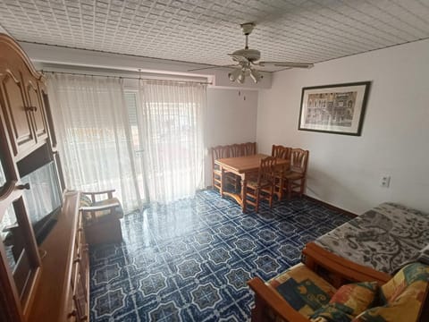 TV and multimedia, Balcony/Terrace, Living room, Photo of the whole room, Seating area, Dining area