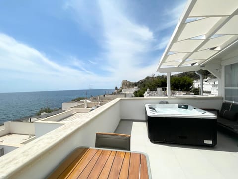 Hot Tub, Balcony/Terrace, Sea view