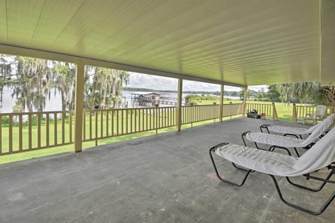 Waterfront Welaka Escape with Private Docks! House in Welaka