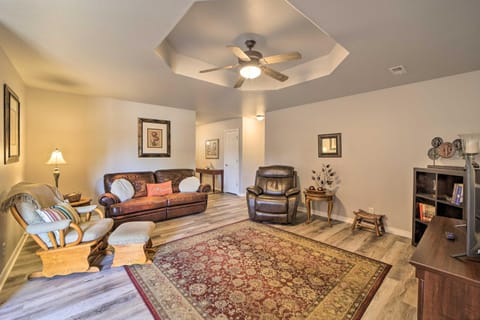 Convenient Centerton Retreat with Deck and Yard! House in Bentonville