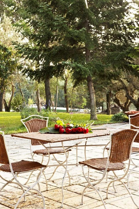 Facade/entrance, Garden, Balcony/Terrace