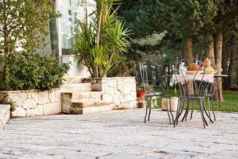 Facade/entrance, View (from property/room), Balcony/Terrace