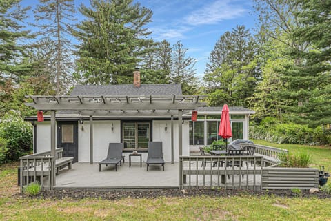 Tower Hill Cottage House in Sawyer