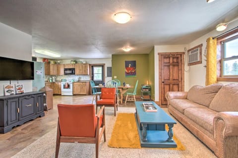 Chic Retro Retreat in Choteau Walk to Dtwn! Apartment in Idaho