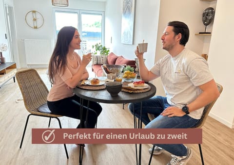 African-Style Apartment - stadtnah, Parkplatz, E-Ladestation für Auto & Fahrräder, Gitterbox für Fahrräder, Fitnessstudio Apartment in Koblenz