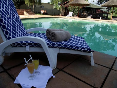 Swimming pool, Alcoholic drinks, Non alcoholic drinks