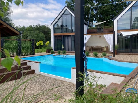 Property building, Day, Garden, Pool view, Swimming pool, sunbed