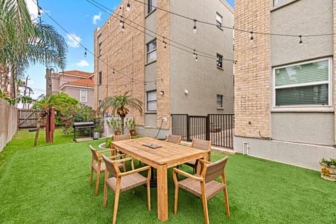 Property building, Day, Garden, Garden view