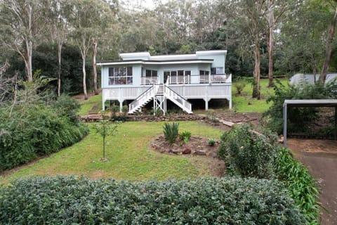 Property building, Garden, Parking